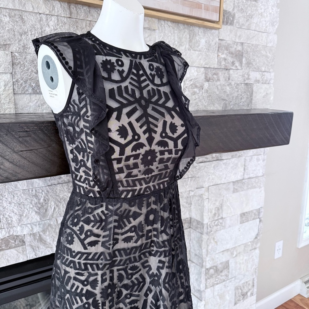 Parker Black Embroidered Mesh Illusion Cocktail Dress M - Picture 3 of 9
